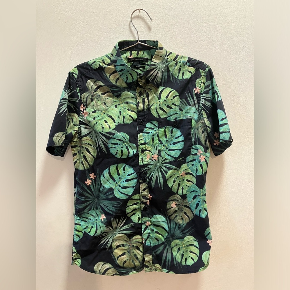 Men’s medium French Connection button down tee shirt, black and green tropical
